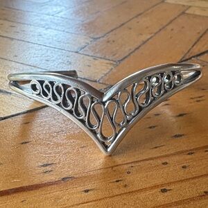 Elegant Silver-Toned Women's Accessory